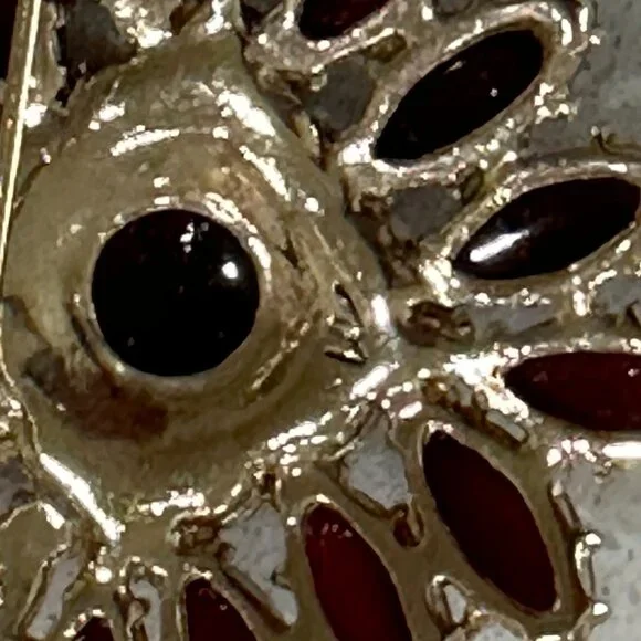 Liz Claiborne Starburst Brooch - Picture 5 of 5